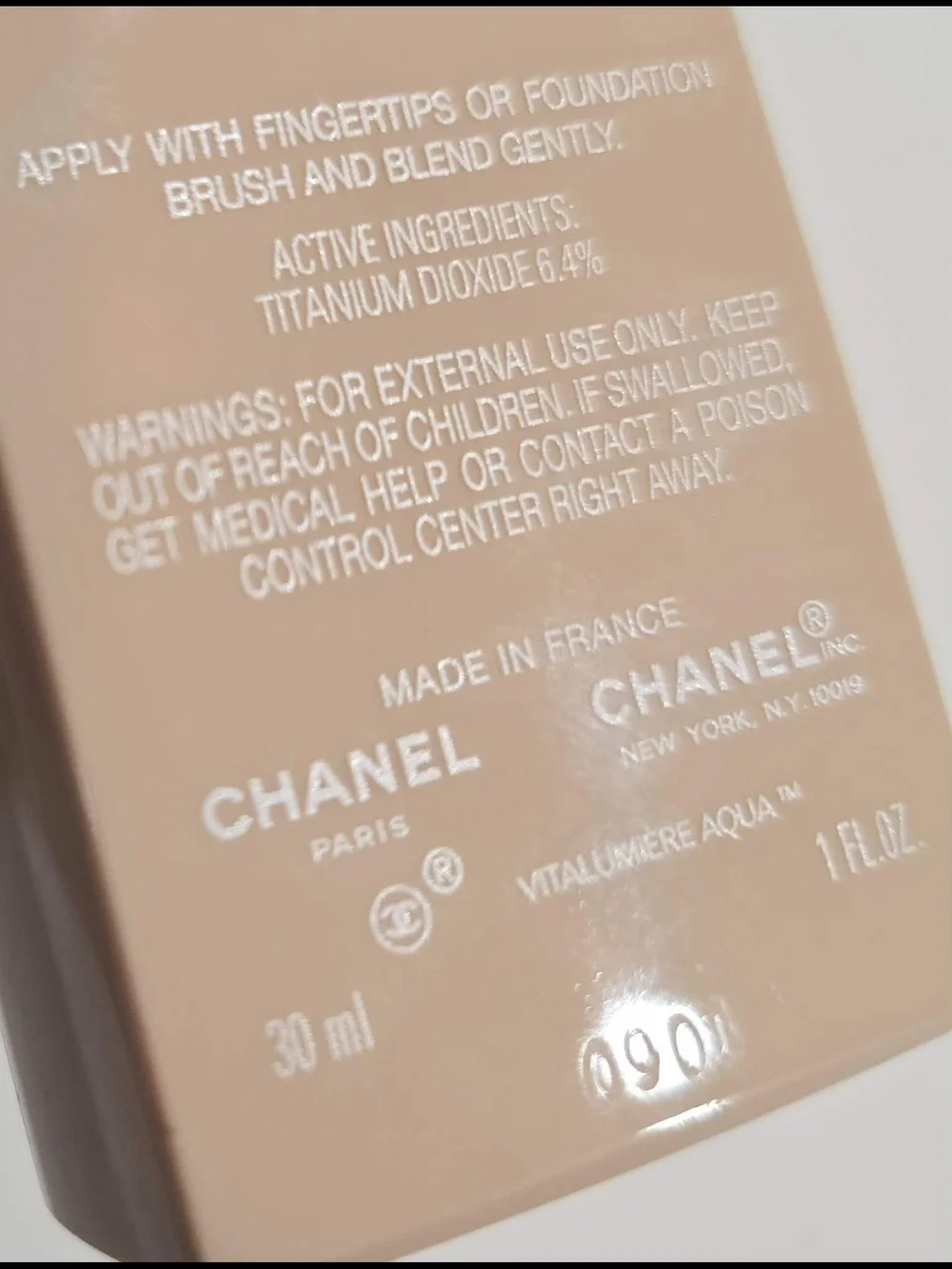 CHANEL VITALUMIERE AQUA 22 BEIGE ROSE Ultra-Light Makeup SPF15 New  Brush No Box